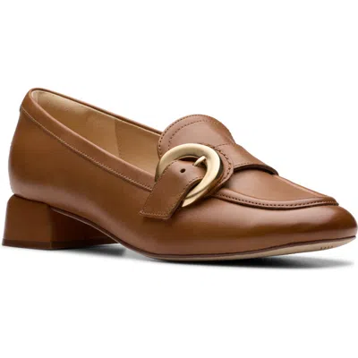 Clarksr Clarks(r) Daiss30 Trim Loafer Pump In Dark Tan Leather