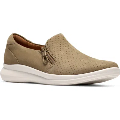 Clarksr Clarks(r) Lynell Sky Sneaker In Brown