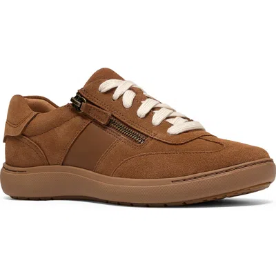 Clarksr Clarks(r) Nalle T-toe Sneaker In Brown