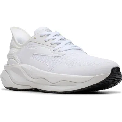 Clarksr Clarks(r) Pace Lace-up Sneaker In White