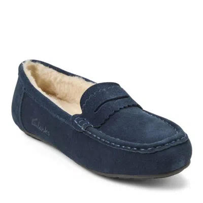Clarksr Clarks(r) Suede Penny Loafer With Pinking Edge Detail Slippers In Navy