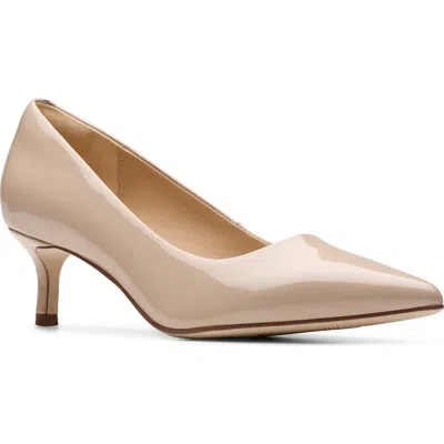 Clarksr Clarks(r) Zarey Court Pointed Toe Pump In Nude