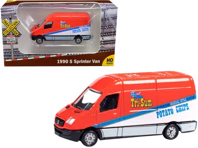 Classic Metal Works 1990 Mercedes Benz Sprinter Van Red And White "tri-sum Potato Chips" "traxside Collection" 1/87 (ho)