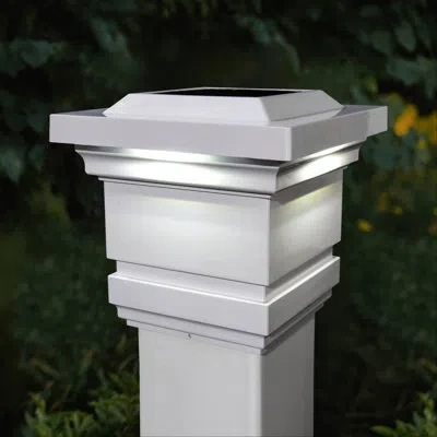 Classy Caps Classy Cap Solar Powered Integrated Led 4" X 4" Fence Post Cap Light In White