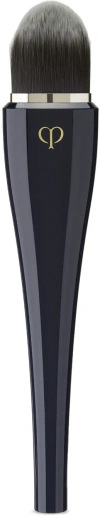 Clé De Peau Beauté Light Coverage Foundation Brush In Na