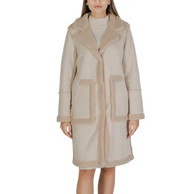 Cleré Cream Wool Coat In Neutral