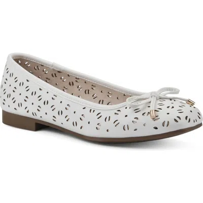 Cliffs By White Mountain Bessa Square Toe Flat In Pale Pink/ Burnished Smooth
