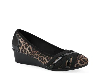 Cliffs By White Mountain Bowie Wedge Pump In Brown