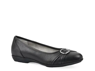 Cliffs By White Mountain Calming Ballet Flat In Black