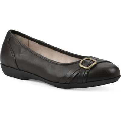 Cliffs By White Mountain Calming Buckle Strap Flat In Black