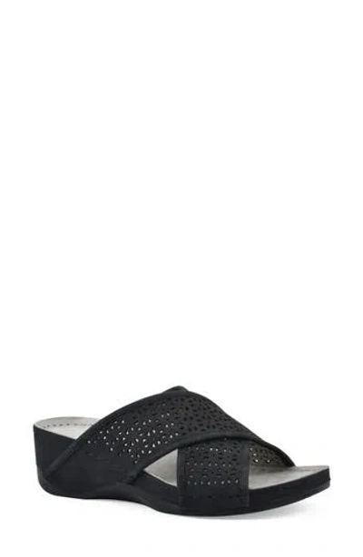 Cliffs By White Mountain Candelle Wedge Sandal In Black/nubuck