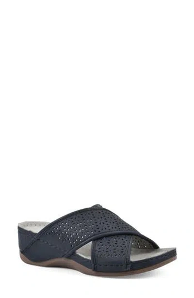 Cliffs By White Mountain Candelle Wedge Sandal In Navy Nubuck