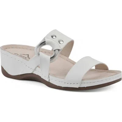 Cliffs By White Mountain Candie Wedge Sandal In White Burnished Smooth