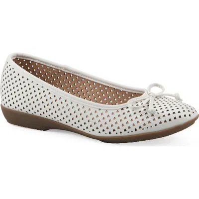 CLIFFS BY WHITE MOUNTAIN CLIFFS BY WHITE MOUNTAIN CARRIS PERFORATED BALLET FLAT
