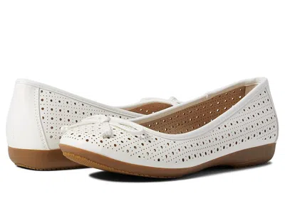 Cliffs By White Mountain Cheryl