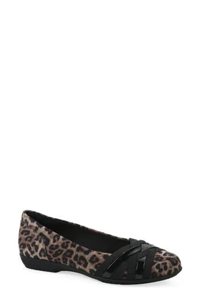 CLIFFS BY WHITE MOUNTAIN CLIFFS BY WHITE MOUNTAIN CHIC FLAT
