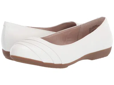 Cliffs By White Mountain Clara In White