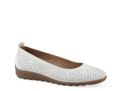 Cliffs By White Mountain Cortney Ballet Flat