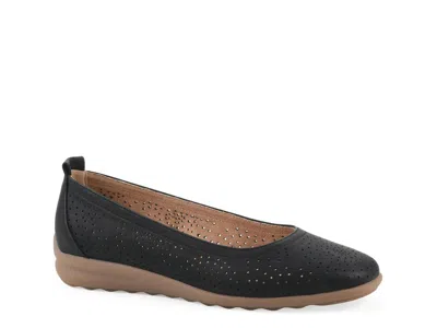 Cliffs By White Mountain Cortney Ballet Flat In Black