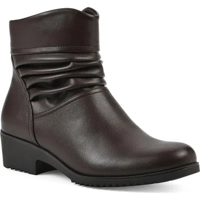 Cliffs By White Mountain Durbon Scrunch Boot In Brown