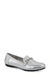 Cliffs By White Mountain Genius Chain Bit Embossed Loafer In Silver Snake Print