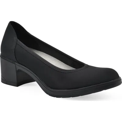 Cliffs By White Mountain Huntor Pump In Black Nylon