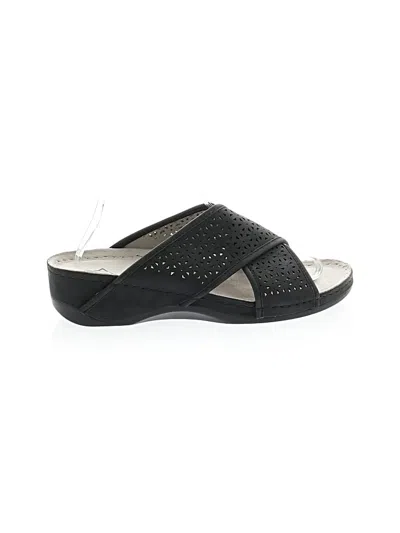 Pre-owned Cliffs By White Mountain Sandals In Black