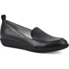 Cliffs By White Mountain Twiggy Moc Toe Flat In Black/grainy