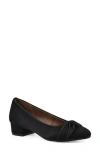 Cliffs By White Mountain Bordeaux Pump In Black Fabric