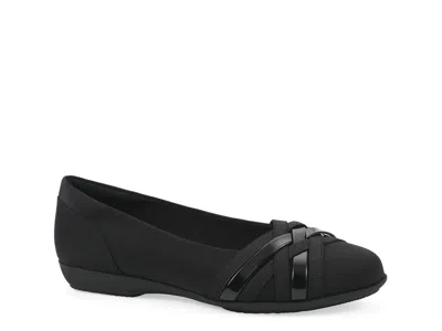 Cliffs By White Mountain Wide Width Chic Ballet Flat In Black
