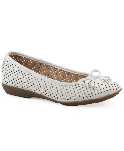 Cliffs By White Mountain Women's Carris Ballet Flats In White