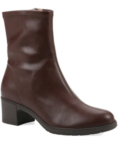 CLIFFS BY WHITE MOUNTAIN WOMEN'S HUDA BLOCK HEEL BOOTIE