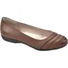 Cliffs By White Mountain Clara Womens Faux Leather Round Toe Ballet Flats In Green