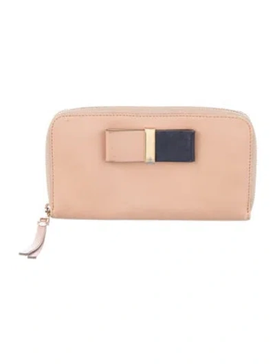 Pre-owned Cloe Cassandro Leather Wallet In Neutral