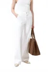 Closed Aria Flared Jeans In White In White