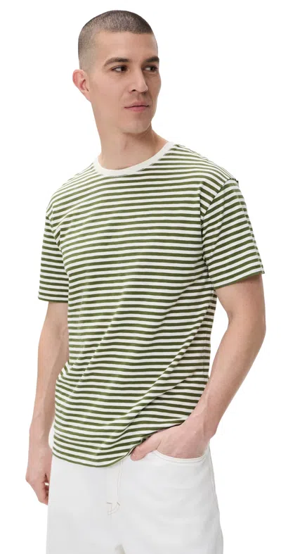Closed Classic Tee Pine Green