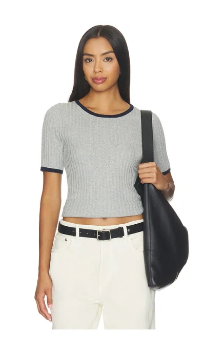 Closed Crew Neck Short Sleeve In Gray