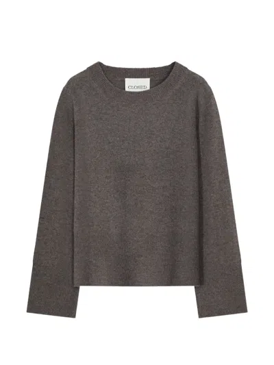 Closed Crew-neck Long-sleeve Sweater In Brown