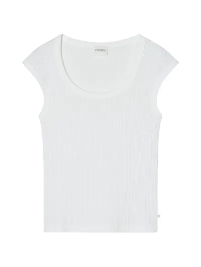 Closed Fitted Ribbed Top In White