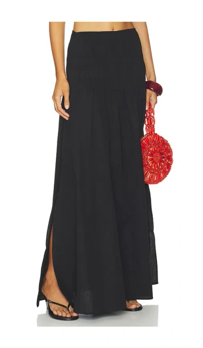 Closed Gathered Skirt In Black