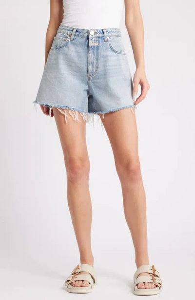 Closed Janey Frayed Hem Denim Shorts In Light Blue