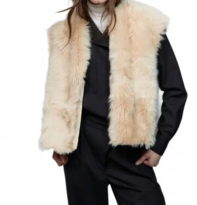 Closed Lambskin Waistcoat In Beige In Brown