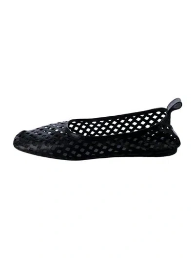 Pre-owned Closed Leather Flats In Black