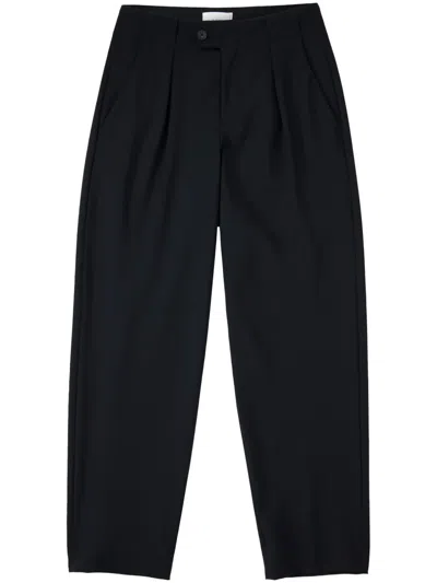 Closed Mawson Pleat-detail Tapered Trousers In Black