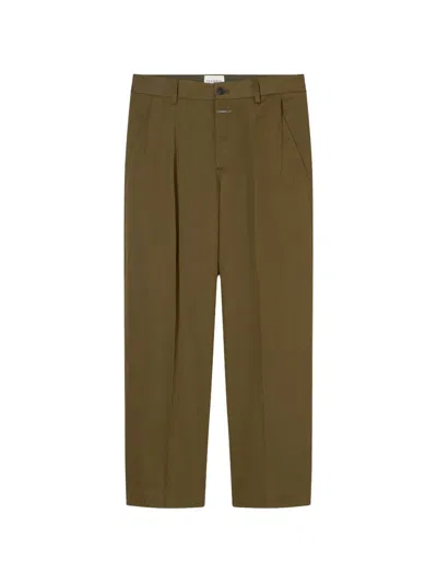 Closed Pleated Straight-leg Trousers