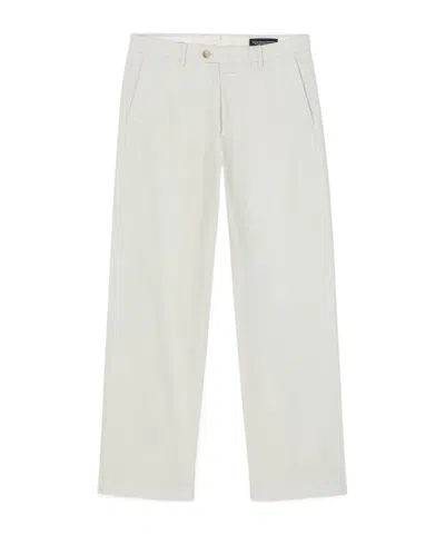 Closed Relaxed Pants In White