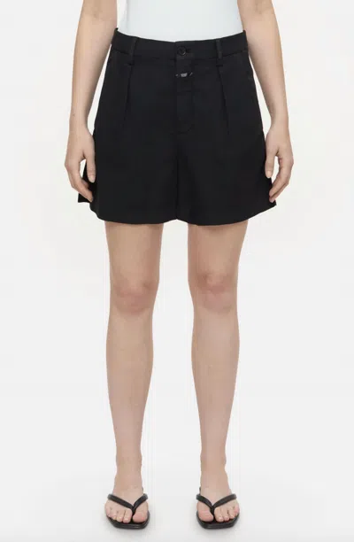 Closed Revyl Shorts In Black
