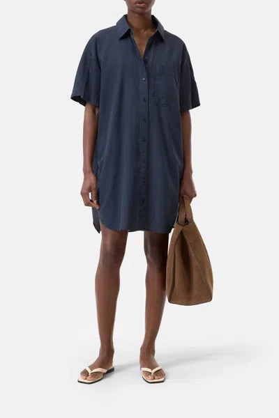 Closed Shirtdress In Dark Night In Gray