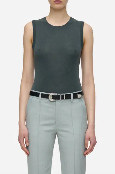 Closed Sleeveless Crewneck Tank In Pini Green