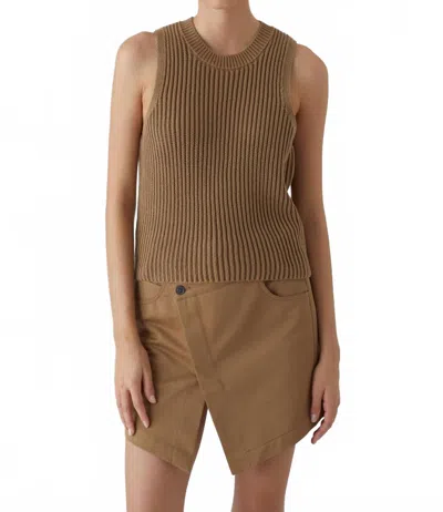 CLOSED SLEEVELESS RIB KNIT TOP IN NUTMEG
